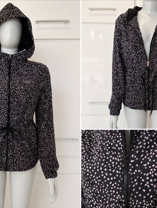 Jaqueta com Capuz — Blusas & Casacos
